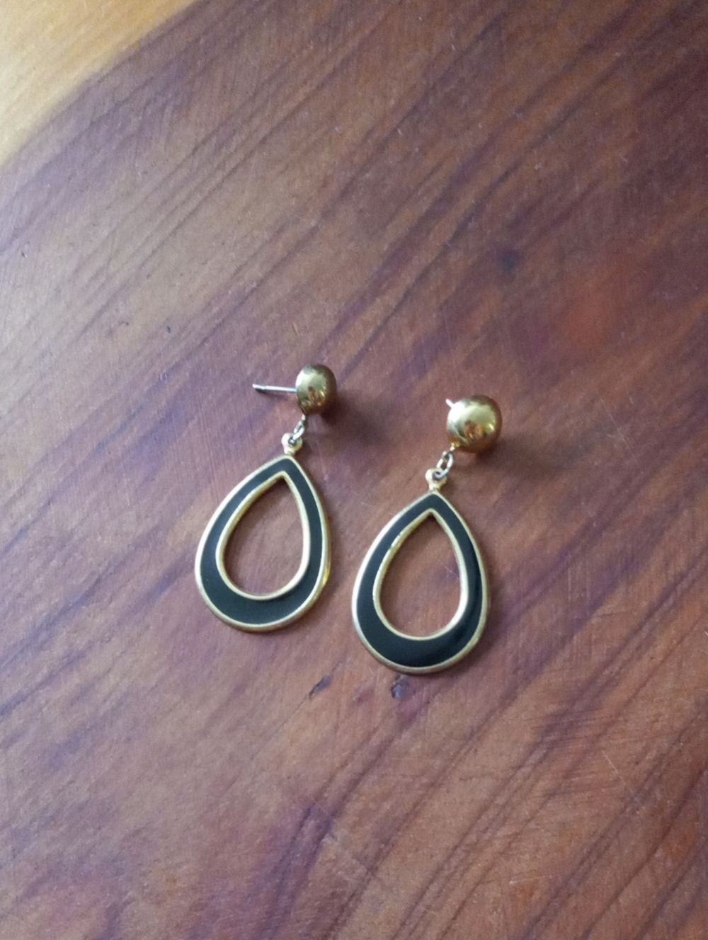 Vintage 1980s Gold Tone Black Enamel Open Teardrop Dangle Earrings